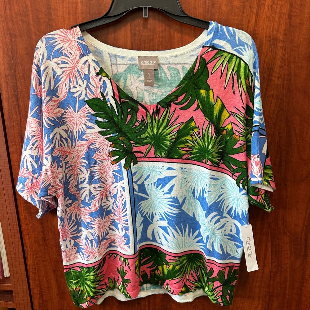 Chico's Vibrant Tropical Short Sleeve Top